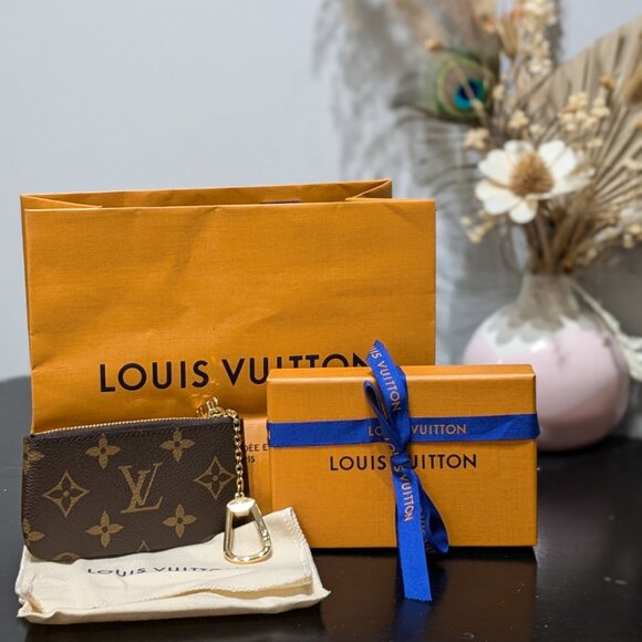 Louis Vuitton key pouch - Picture 2 of 8